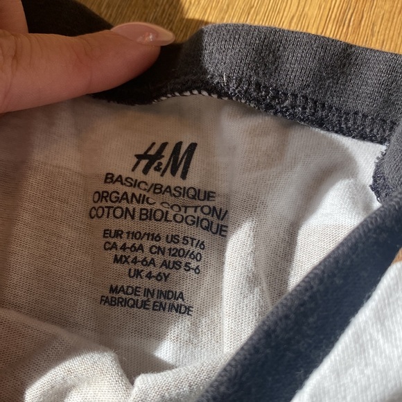 H&M Bundle of Boys Tees (4) - Picture 13 of 15